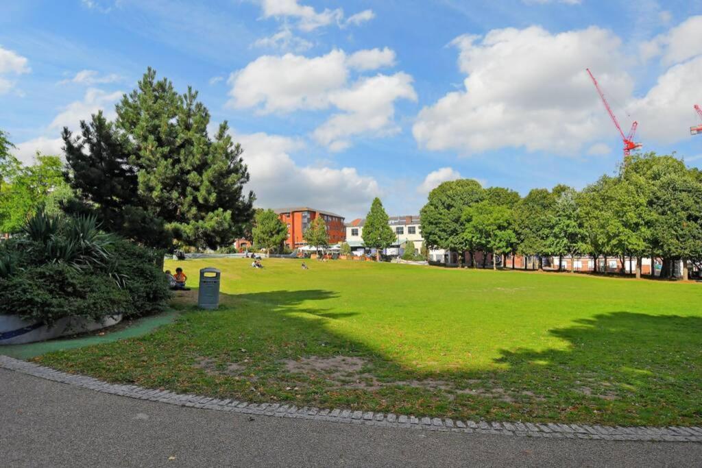 Modern, City Centre, Studio Apartment With Free Wifi, Gym Access, Netflix - West One Sheffield Exterior photo